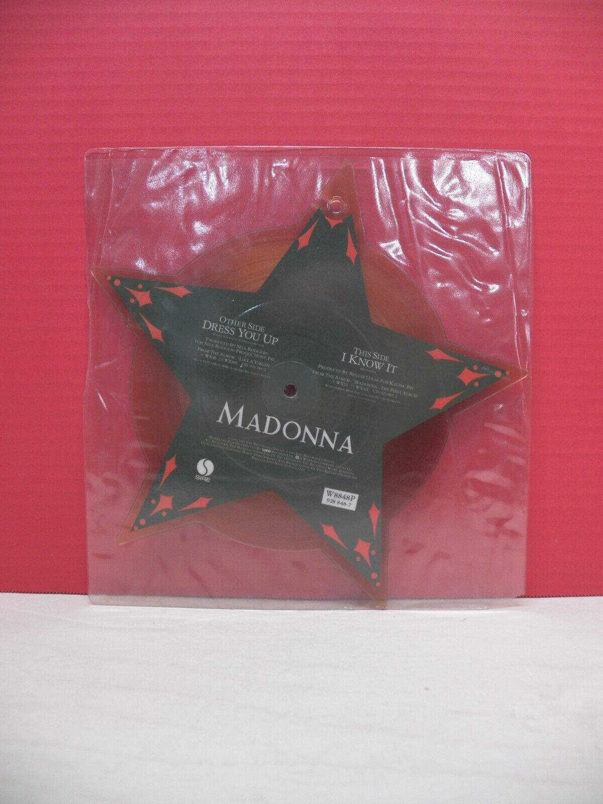 7" Shaped Picture Disc Single EX Madonna Dress You Up 1985 Sire UK Import W8848P 7" Shaped Picture Disc Single EX Madonna Dress You Up 1985 Sire UK Import W8848P