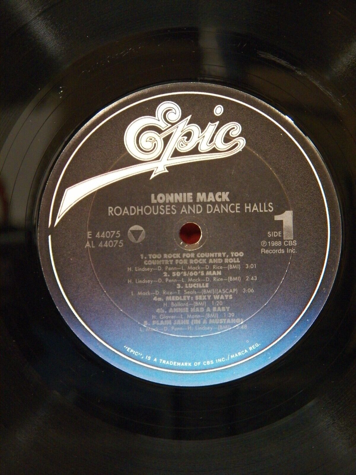 12" LP EX Lonnie Mack Roadhouses & Dance Halls 1988 Epic FE 44075 12" LP EX Lonnie Mack Roadhouses & Dance Halls 1988 Epic FE 44075