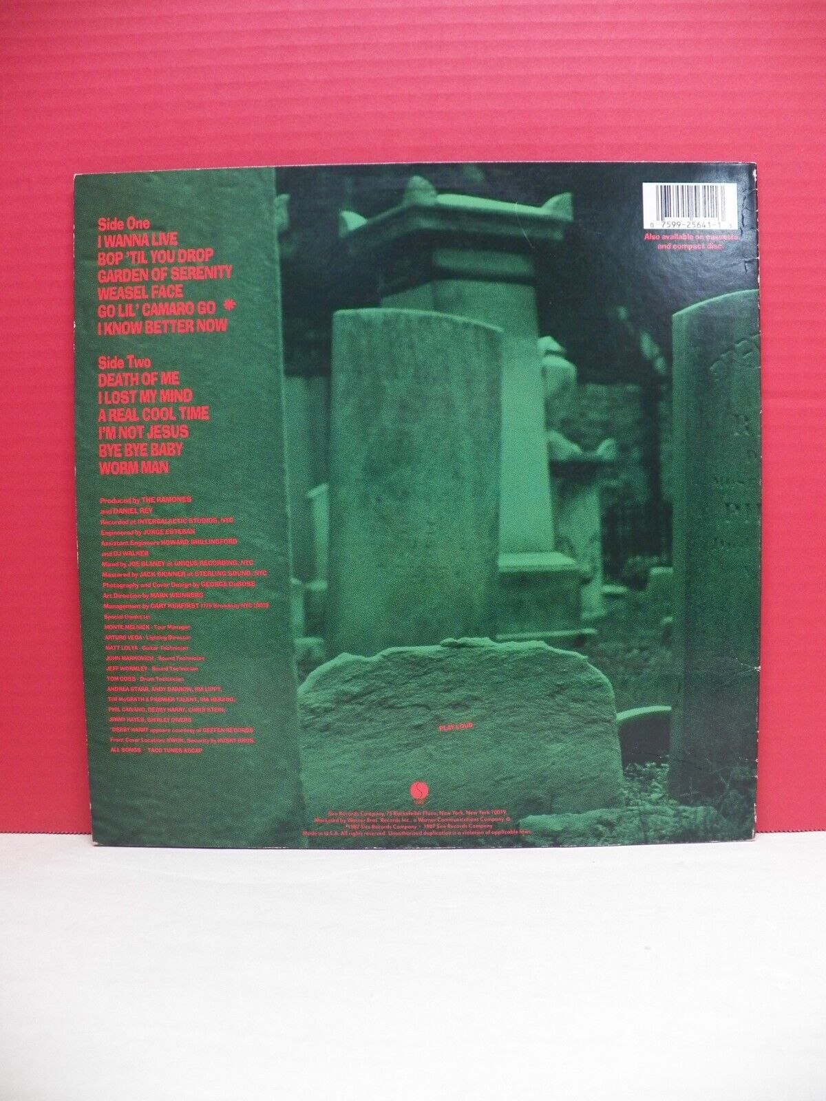 12" LP VG+ Ramones Halfway To Sanity 1987 Sire Records 9 25641-1 12" LP VG+ Ramones Halfway To Sanity 1987 Sire Records 9 25641-1