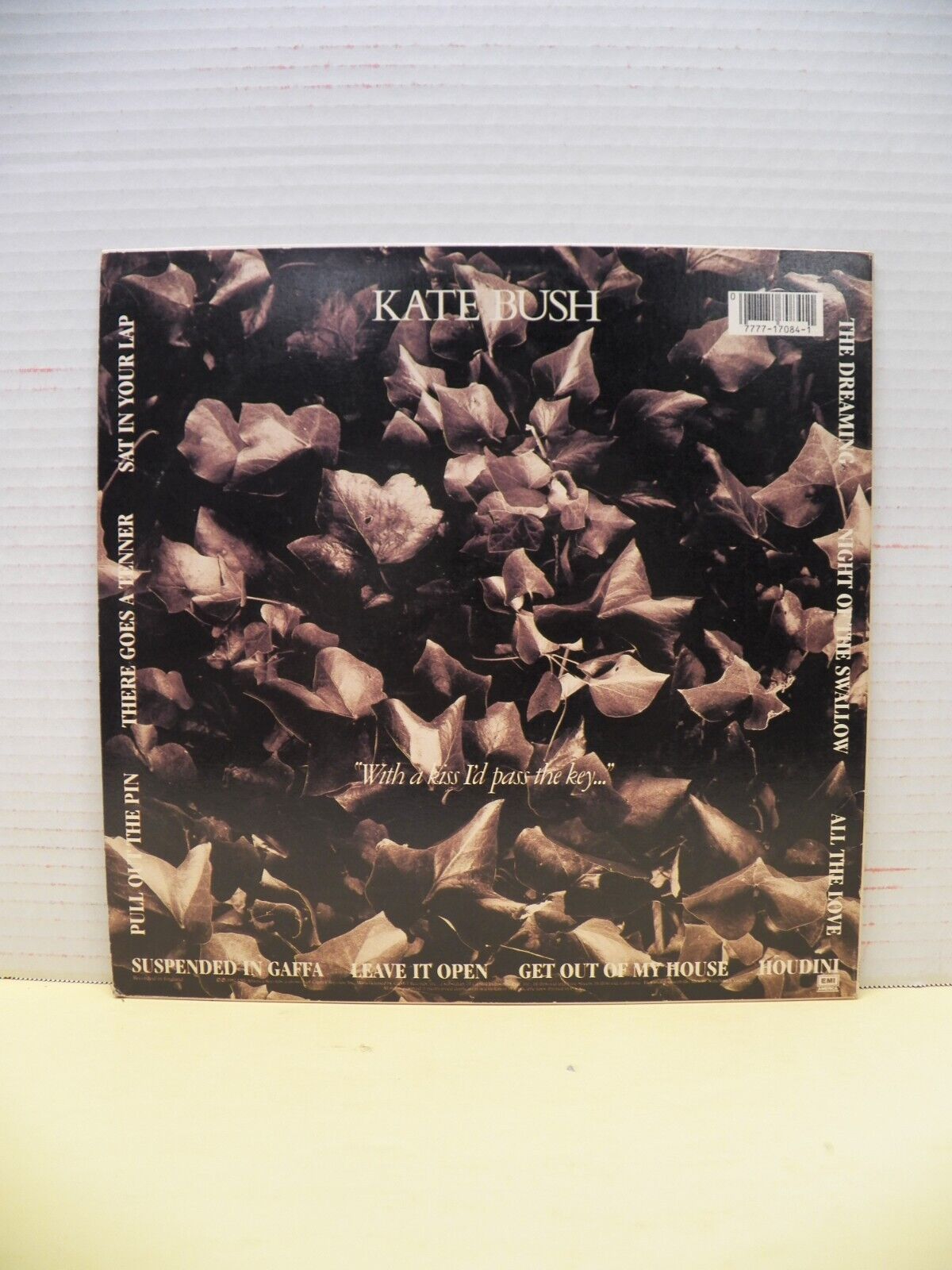 12" LP VG++/EX Kate Bush The Dreaming 1982 EMI America ST-17084 12" LP VG++/EX Kate Bush The Dreaming 1982 EMI America ST-17084