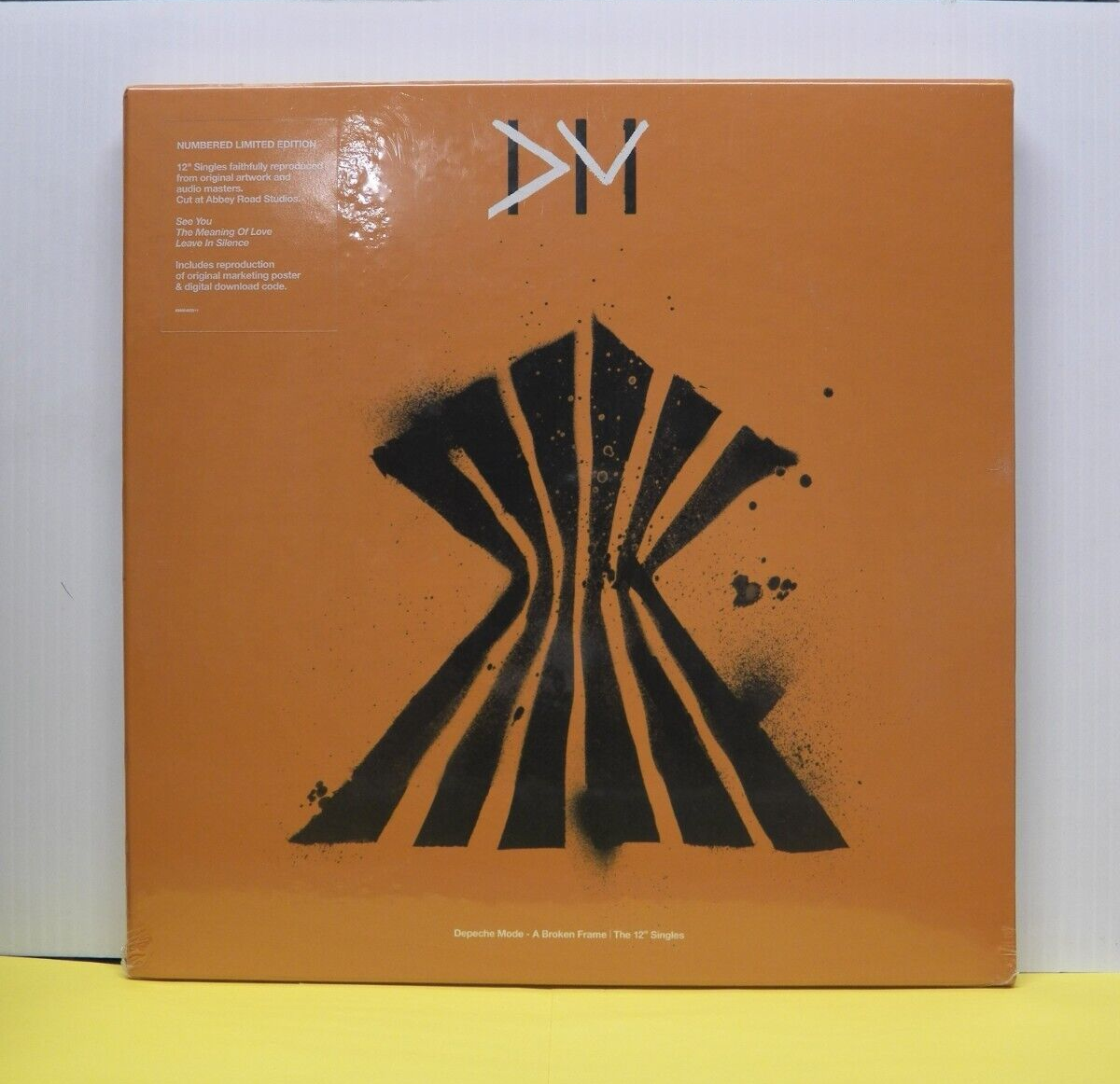 12" 3xLP Box Set Depeche Mode A Broken Frame - The 12" Singles 2018 Ltd Ed No.19 12" 3xLP Box Set Depeche Mode A Broken Frame - The 12" Singles 2018 Ltd Ed No.19