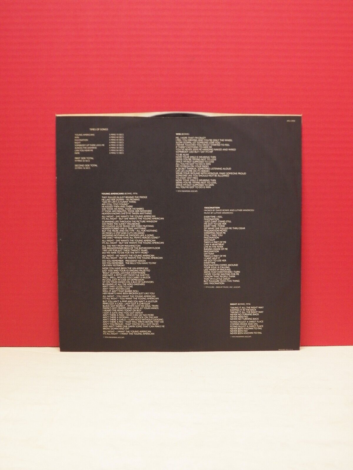 12" LP EX David Bowie Young Americans 1975 RCA Victor APL1-0998 12" LP EX David Bowie Young Americans 1975 RCA Victor APL1-0998