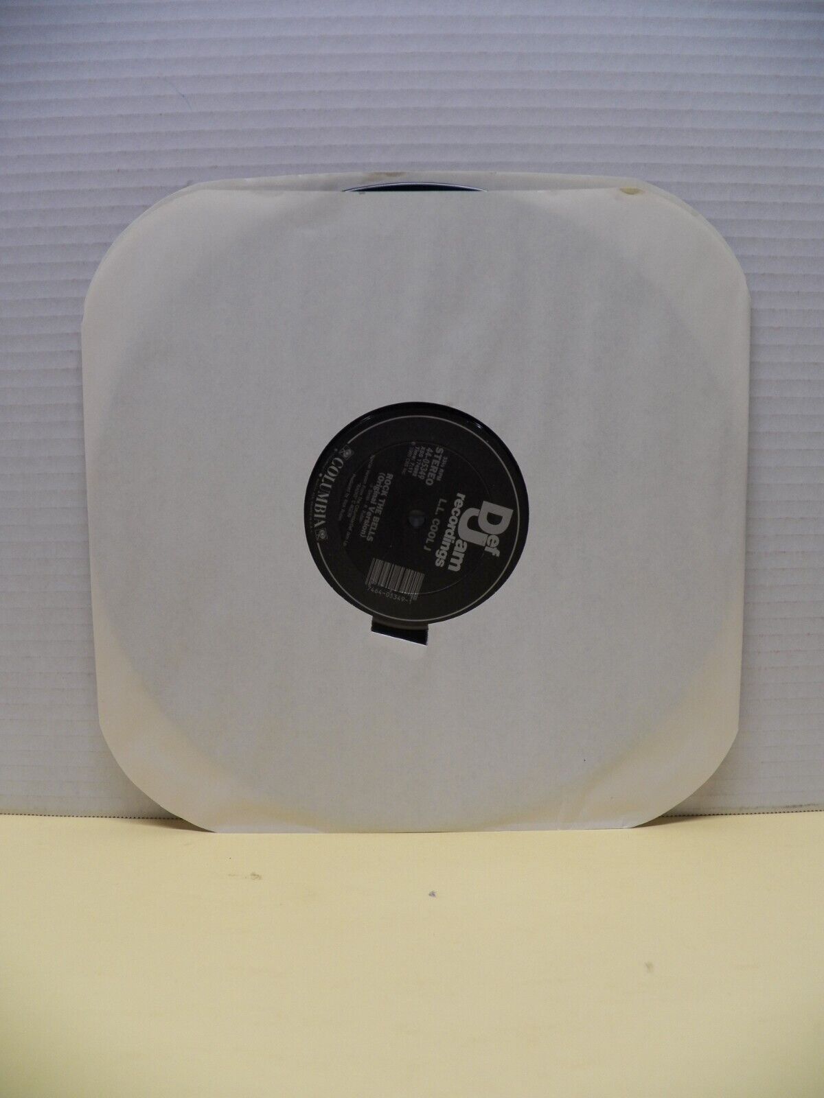 12" Single VG++/EX L.L. Cool J Rock The Bells 1985 Def Jam/Columbia 44-05349 12" Single VG++/EX L.L. Cool J Rock The Bells 1985 Def Jam/Columbia 44-05349