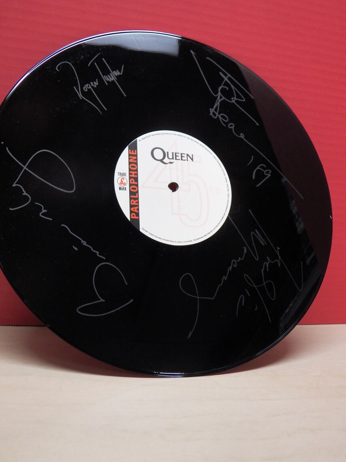12" Single EX Queen Scandal 1989 Parlophone Etched 45RPM UK Import 12 QUEENS 14 12" Single EX Queen Scandal 1989 Parlophone Etched 45RPM UK Import 12 QUEENS 14