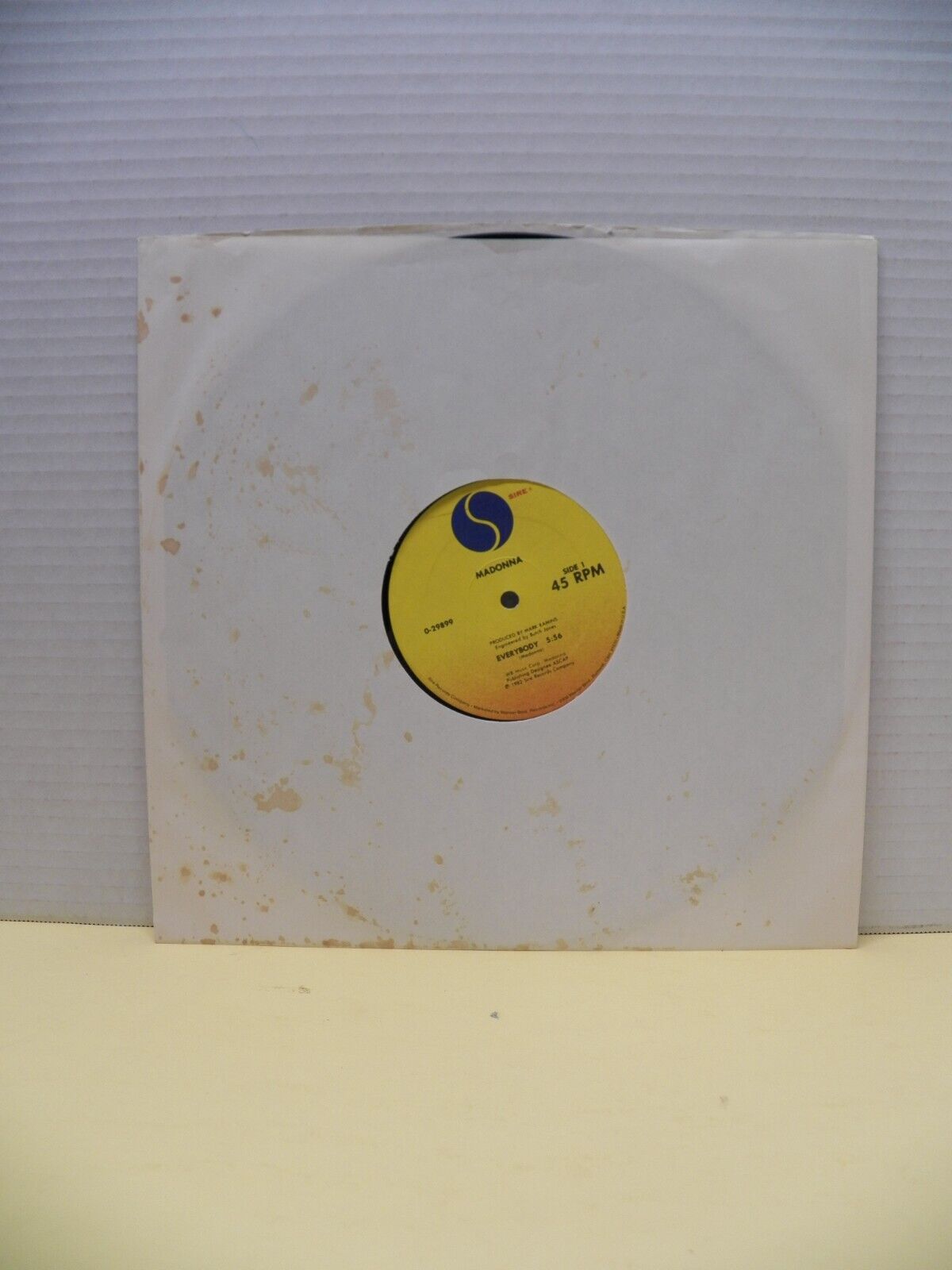 12" Single VG++/EX Madonna Everybody 1982 Sire 9 29899-0 A 12" Single VG++/EX Madonna Everybody 1982 Sire 9 29899-0 A
