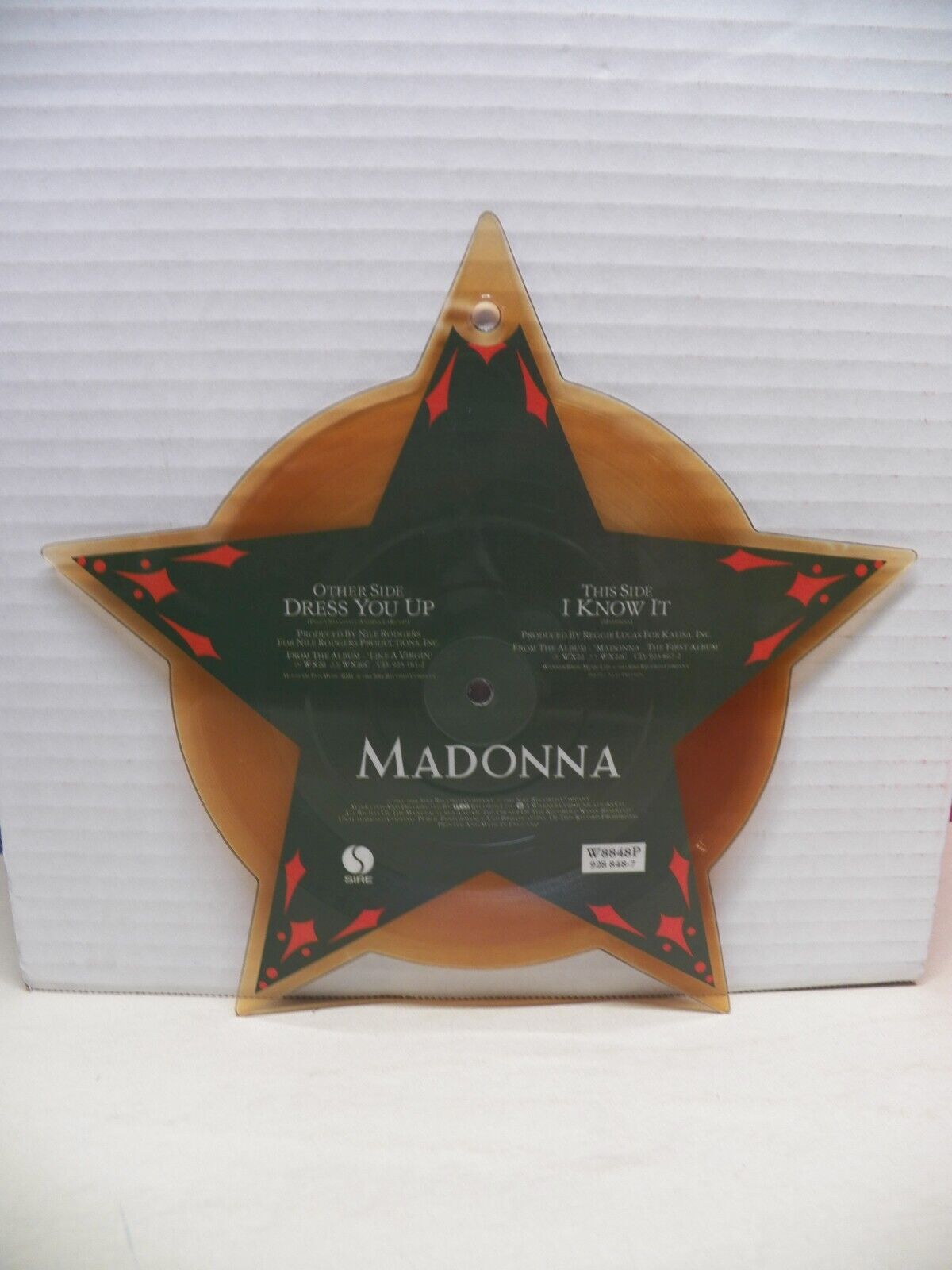 7" Shaped Picture Disc Single EX Madonna Dress You Up 1985 Sire UK Import W8848P 7" Shaped Picture Disc Single EX Madonna Dress You Up 1985 Sire UK Import W8848P