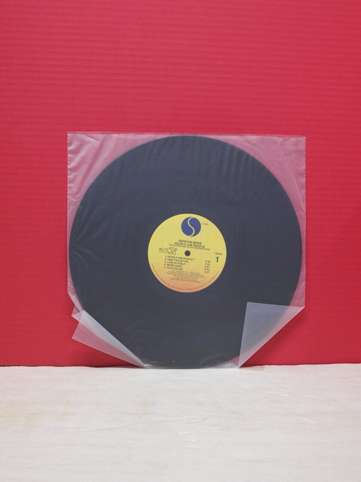 12" LP VG++/EX Depeche Mode People Are People 1984 Sire 9 25124-1 12" LP VG++/EX Depeche Mode People Are People 1984 Sire 9 25124-1