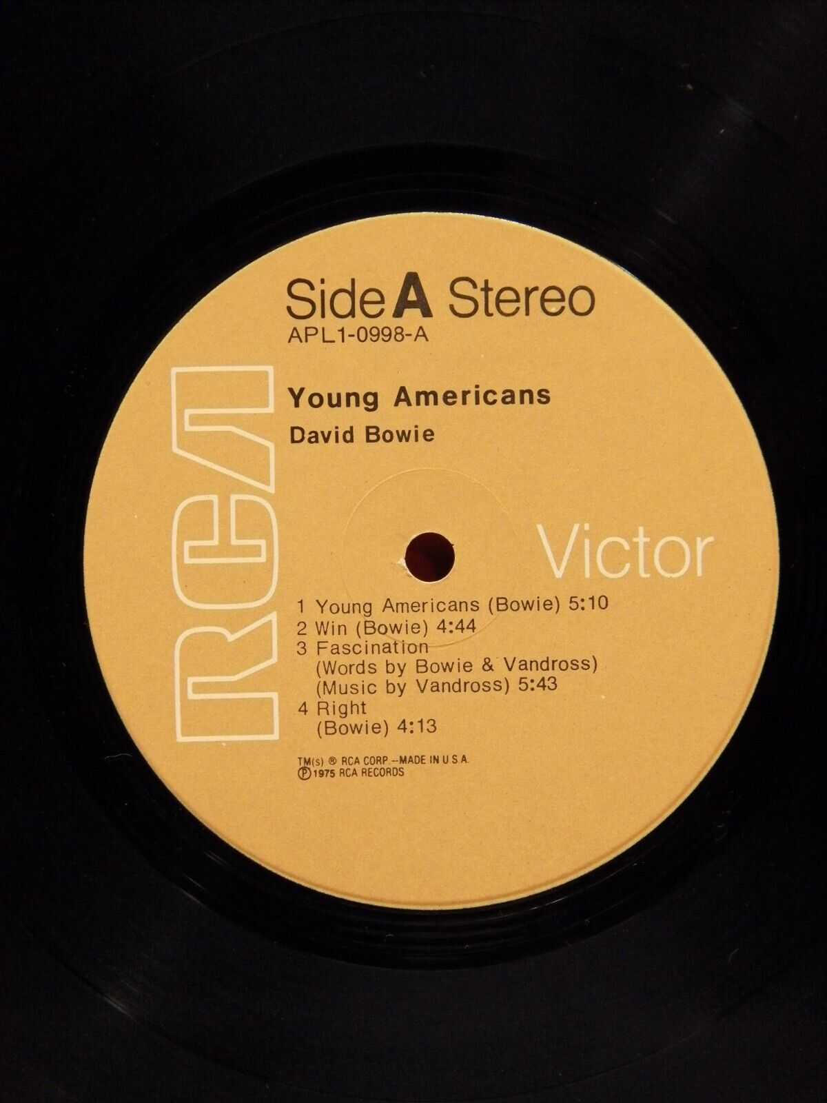 12" LP EX David Bowie Young Americans 1975 RCA Victor APL1-0998 12" LP EX David Bowie Young Americans 1975 RCA Victor APL1-0998