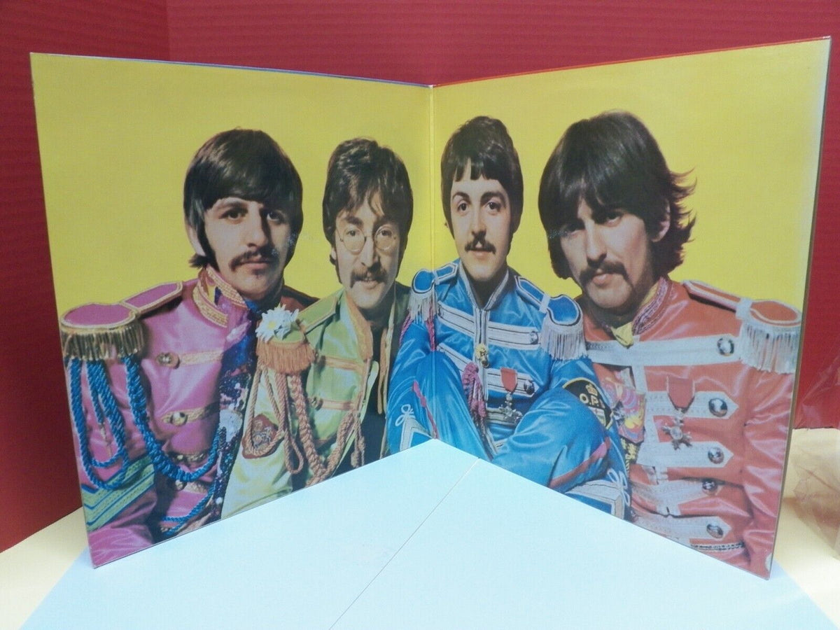 12" LP EX Beatles Sgt Peppers Lonely Hearts Club Band 1984 UK Reissue w/ Barcode 12" LP EX Beatles Sgt Peppers Lonely Hearts Club Band 1984 UK Reissue w/ Barcode