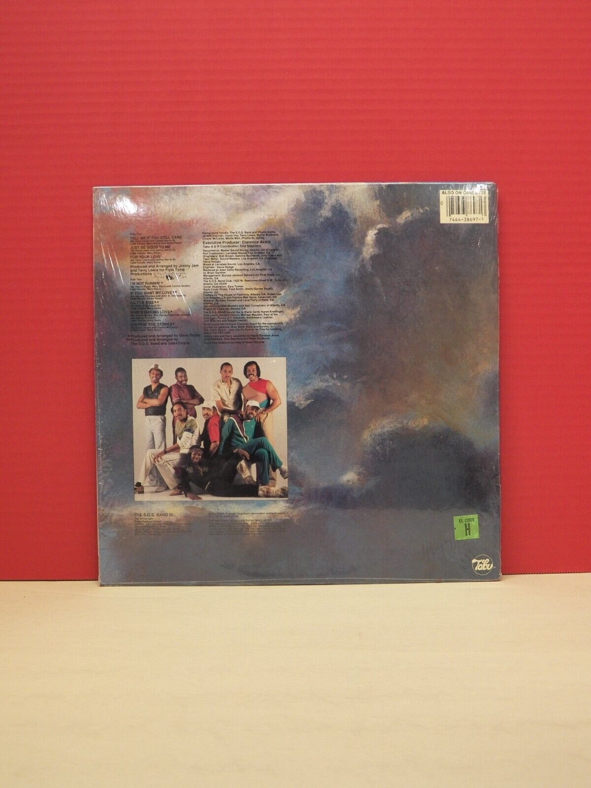 12" LP VG++/EX The S.O.S. Band On The Rise 1983 Tabu Records FZ 38697 12" LP VG++/EX The S.O.S. Band On The Rise 1983 Tabu Records FZ 38697