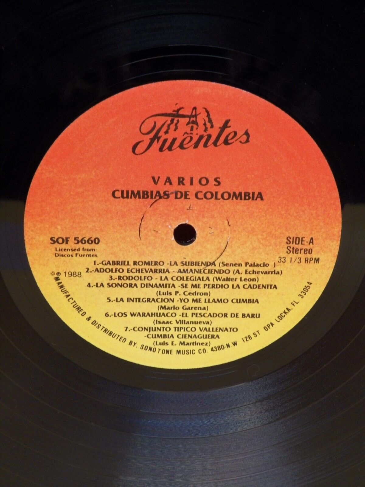 12" LP VG++/EX Cumbias De Colombia 1988 Discos Fuentes Stereo SOF-5660 12" LP VG++/EX Cumbias De Colombia 1988 Discos Fuentes Stereo SOF-5660