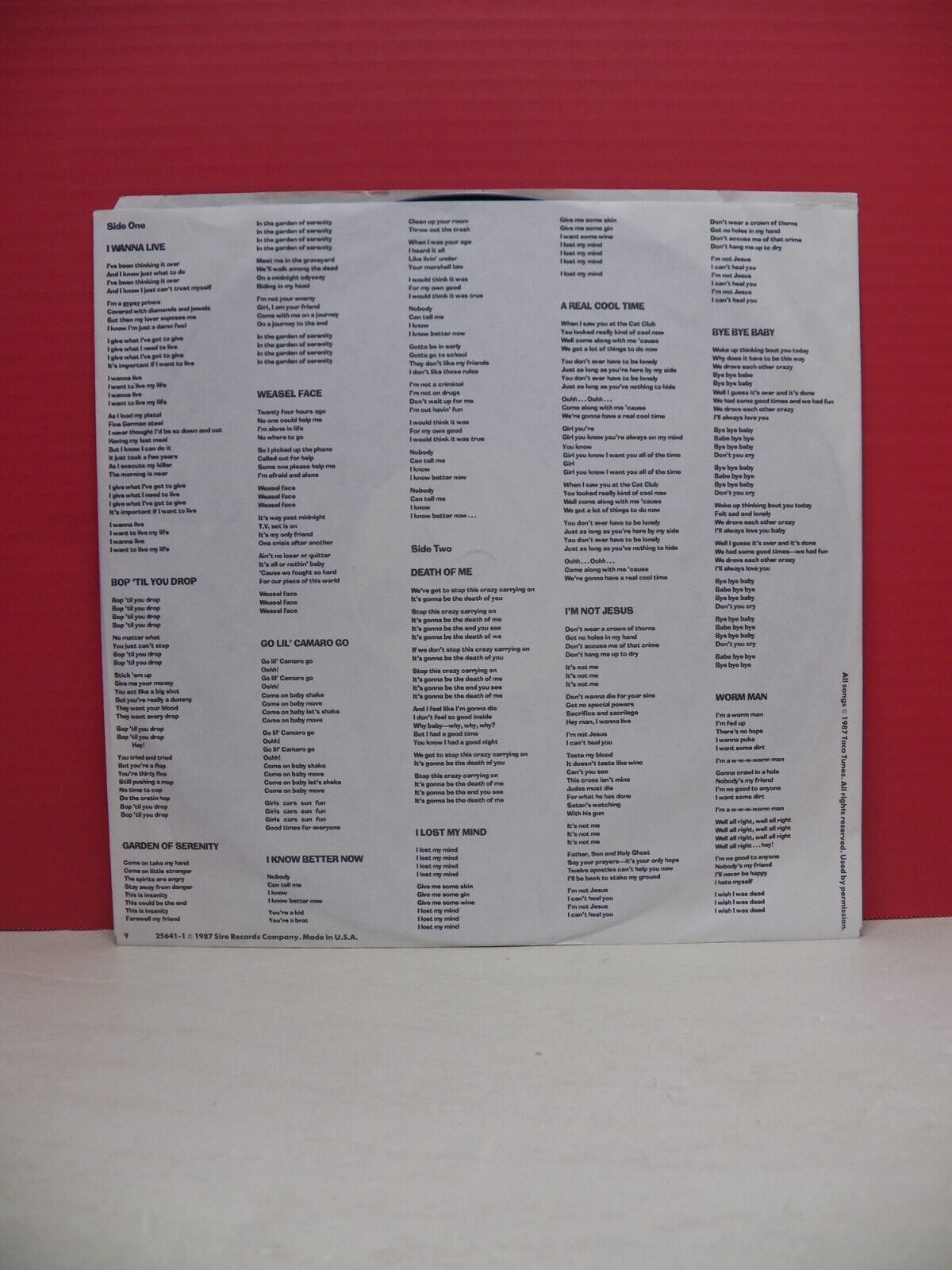 12" LP VG+ Ramones Halfway To Sanity 1987 Sire Records 9 25641-1 12" LP VG+ Ramones Halfway To Sanity 1987 Sire Records 9 25641-1