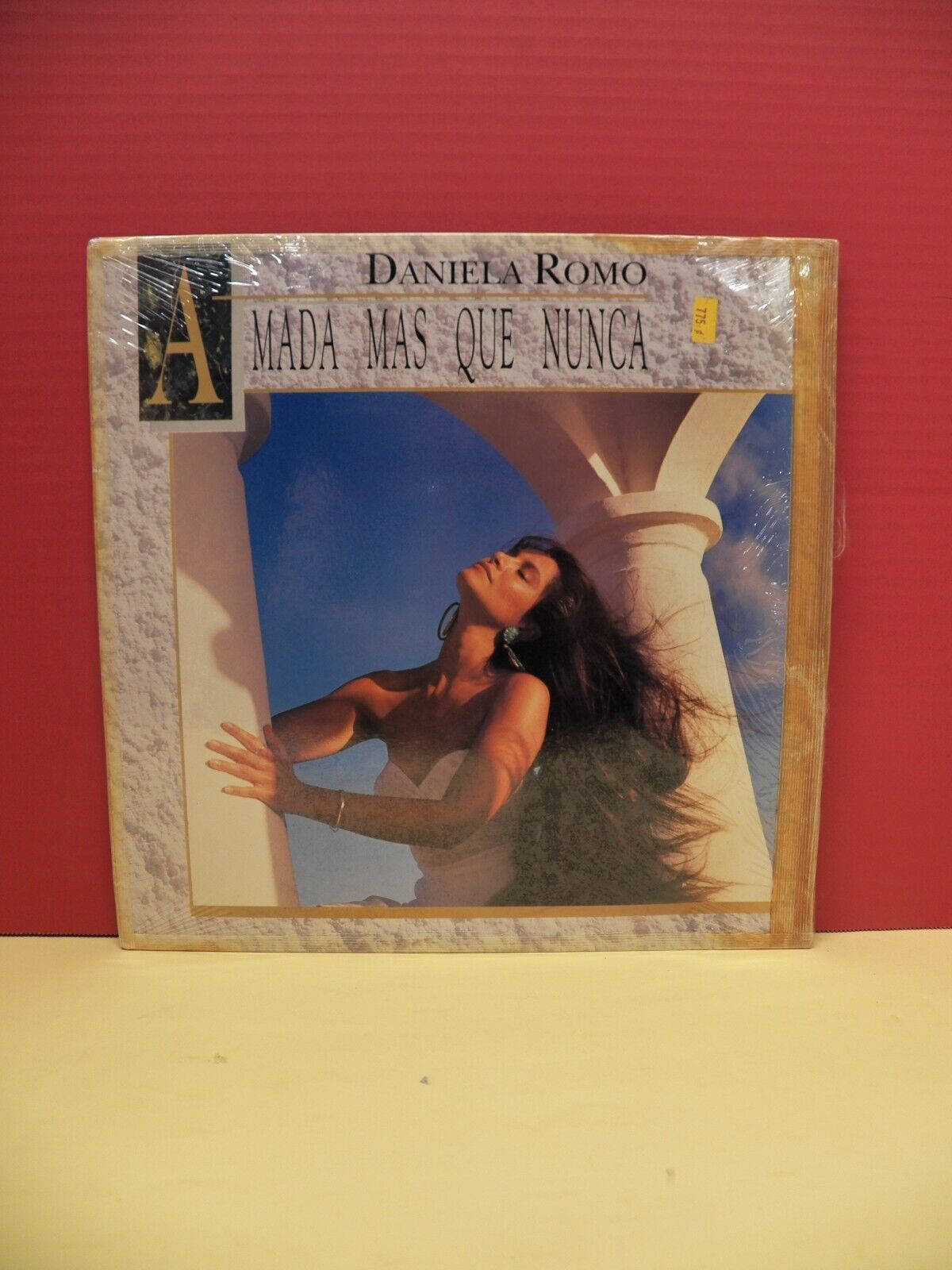 12" LP VG+ Daniela Romo Amada Mas Que Nunca 1991 Capitol/EMI Latin H1G-42489 12" LP VG+ Daniela Romo Amada Mas Que Nunca 1991 Capitol/EMI Latin H1G-42489