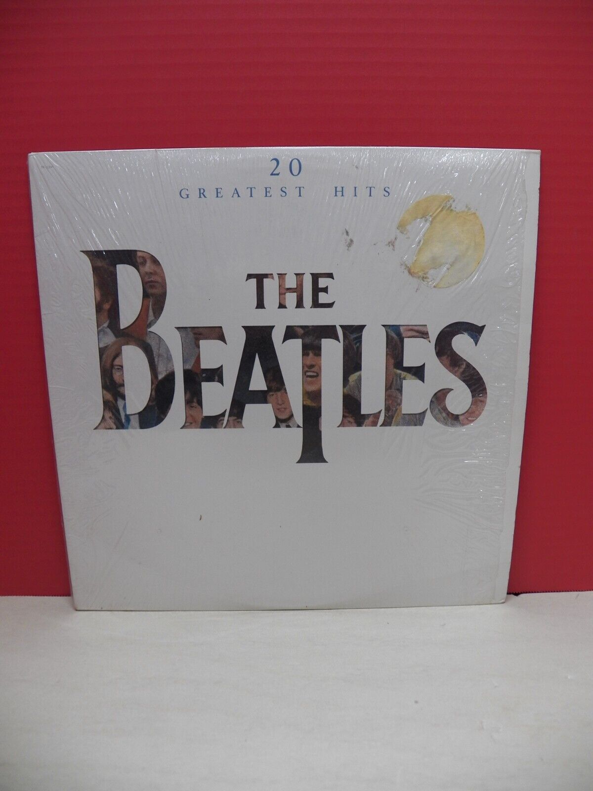 12" LP VG++/EX The Beatles 20 Greatest Hits 1982 Capitol Purple Label SV-12245 12" LP VG++/EX The Beatles 20 Greatest Hits 1982 Capitol Purple Label SV-12245