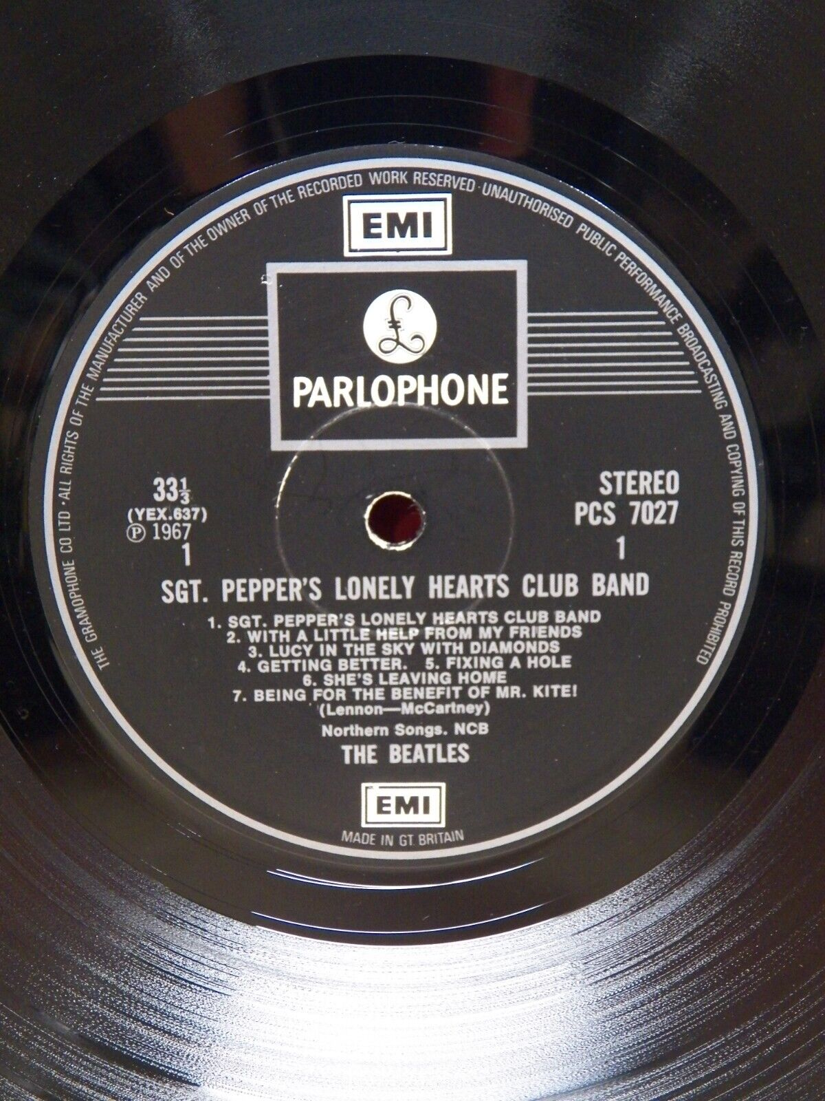 12" LP VG+ Beatles Sgt. Pepper's Lonely Hearts Club Band 1971 UK Import Reissue 12" LP VG+ Beatles Sgt. Pepper's Lonely Hearts Club Band 1971 UK Import Reissue