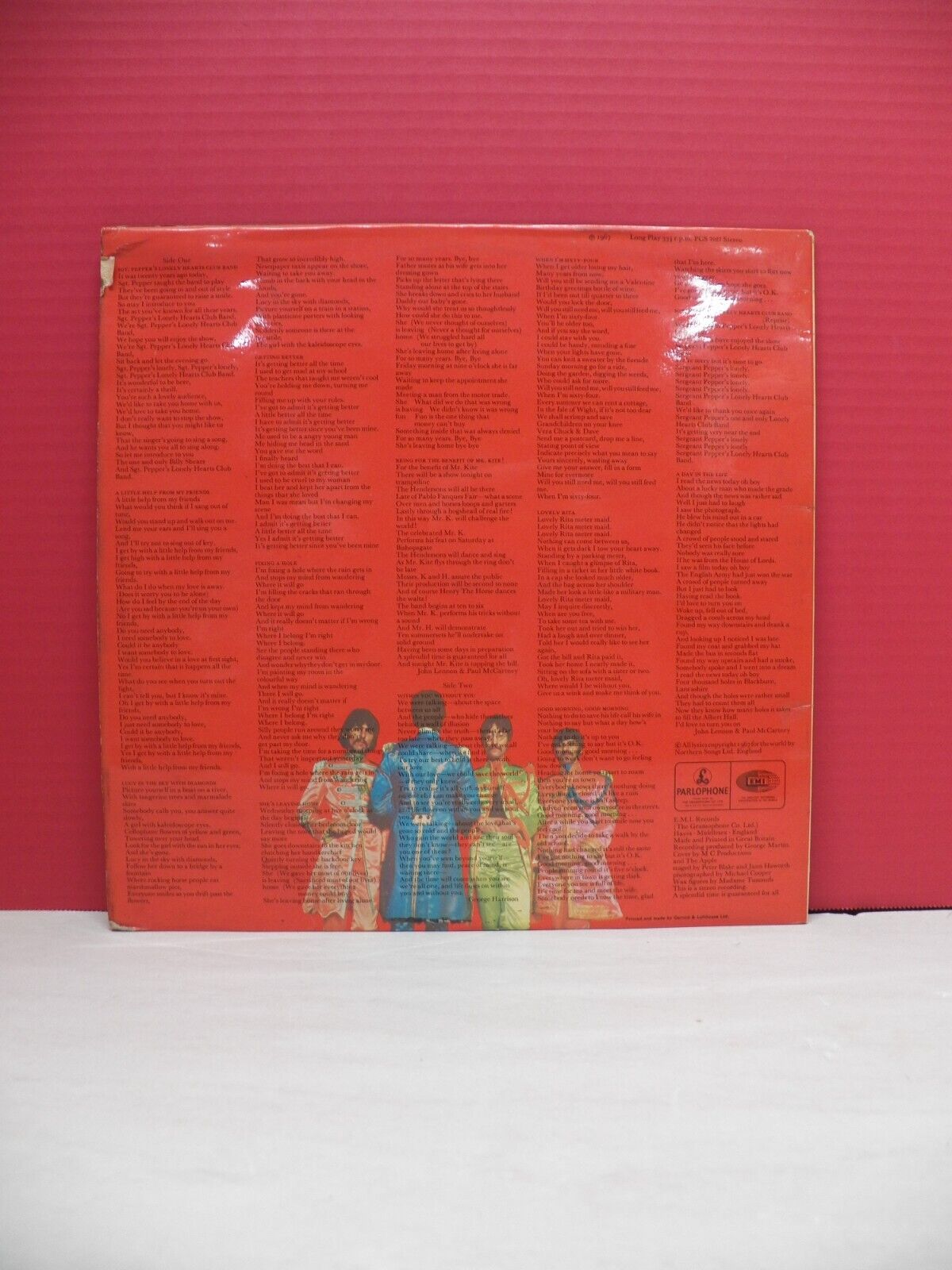 12" LP VG+ Beatles Sgt. Pepper's Lonely Hearts Club Band 1971 UK Import Reissue 12" LP VG+ Beatles Sgt. Pepper's Lonely Hearts Club Band 1971 UK Import Reissue