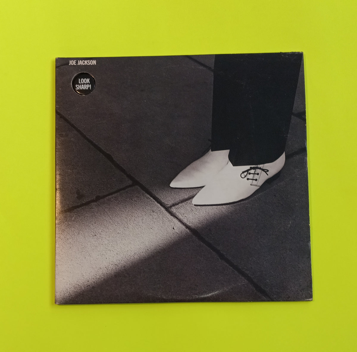 Joe Jackson - Look Sharp 10" with Pin - 1979 - SP3666 Used - VG++ - Vinyl Joe Jackson - Look Sharp 10" with Pin - 1979 - SP3666 Used - VG++ - Vinyl