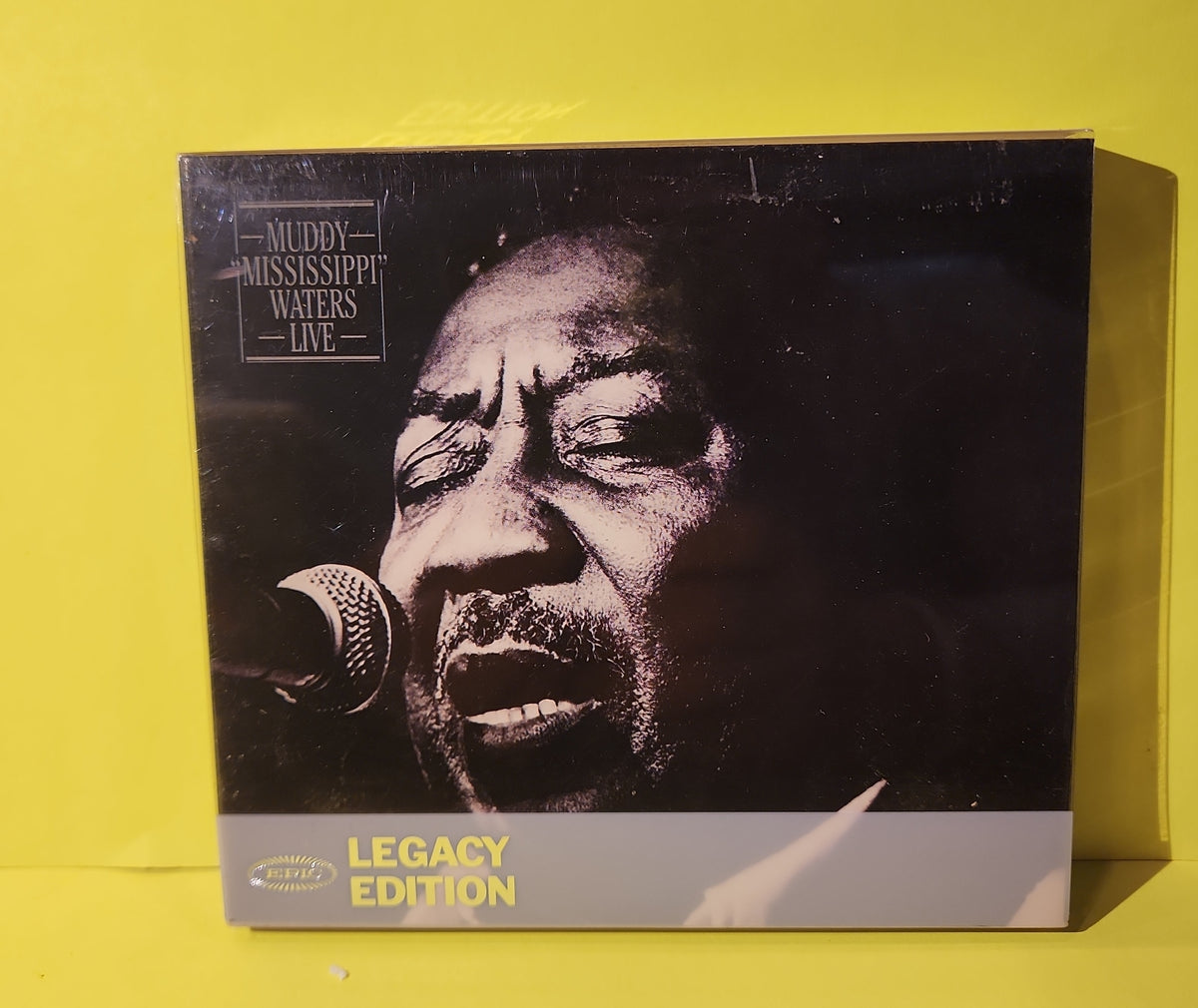 Muddy Waters - Muddy "Mississippi" Waters Live - 2003 - E2K 86559 Used - VG++ - CDs Muddy Waters - Muddy "Mississippi" Waters Live - 2003 - E2K 86559 Used - VG++ - CDs