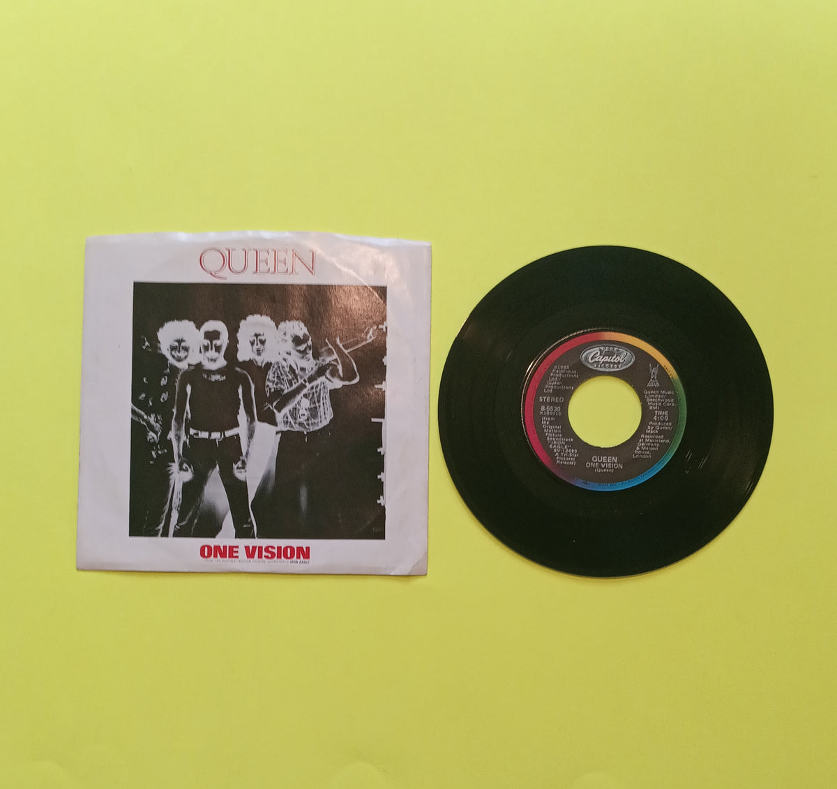 Queen - One Vision / Blurred Vision 7" - 1985 - B-5530 Used - EX - Vinyl Queen - One Vision / Blurred Vision 7" - 1985 - B-5530 Used - EX - Vinyl