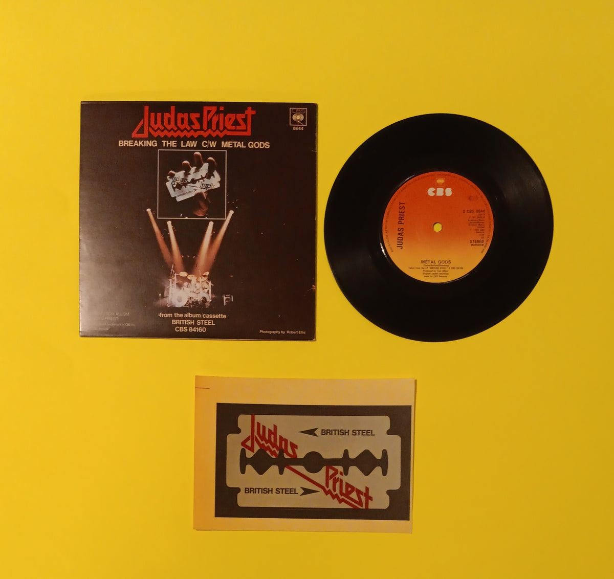 Judas Priest - Breaking The Law / Metal Gods - 1980 - CBS 8644 Used - VG++ - 7" Vinyl with Patch Judas Priest - Breaking The Law / Metal Gods - 1980 - CBS 8644 Used - VG++ - 7" Vinyl with Patch