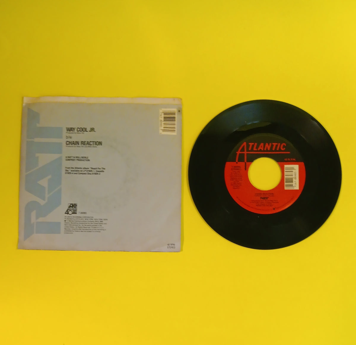 Ratt - Way Cool Jr. / Chain Reaction 7" - 1988 - 7-88985 Used - VG++ - Vinyl Ratt - Way Cool Jr. / Chain Reaction 7" - 1988 - 7-88985 Used - VG++ - Vinyl