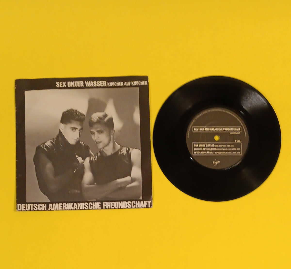 Deutsch Amerikanische Freundschaft - Sex Unter Wasser (UK 7") - 1982 - VS 481 Used - VG++ - Vinyl Deutsch Amerikanische Freundschaft - Sex Unter Wasser (UK 7") - 1982 - VS 481 Used - VG++ - Vinyl