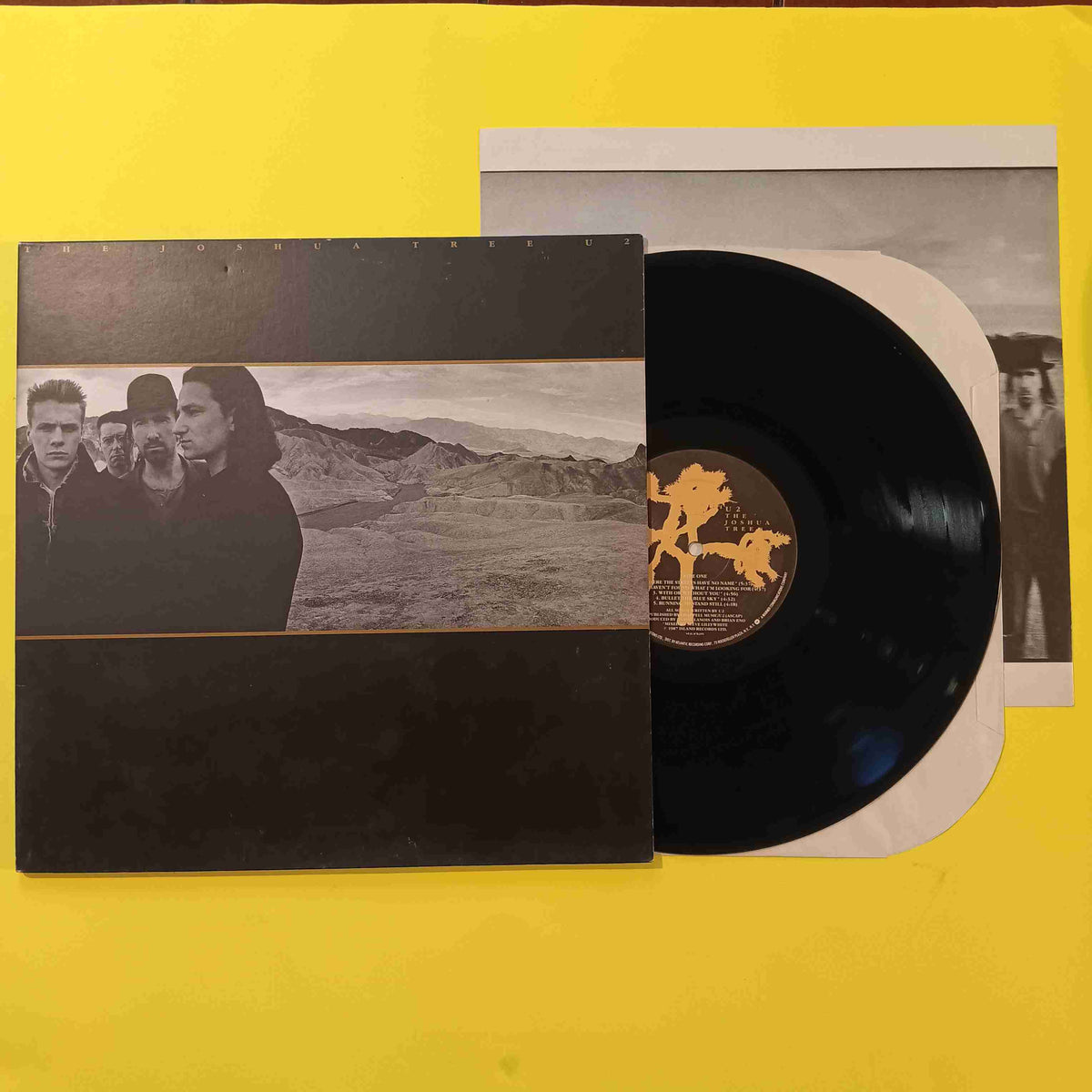 U2 - The Joshua Tree w. Poster Insert - 1987 - 90581-1 Used - VG++ - Vinyl