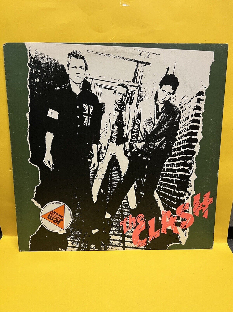 NM Vinyl Record LP The Clash Self Titled UK 1ST Press 1977 CBS 82000