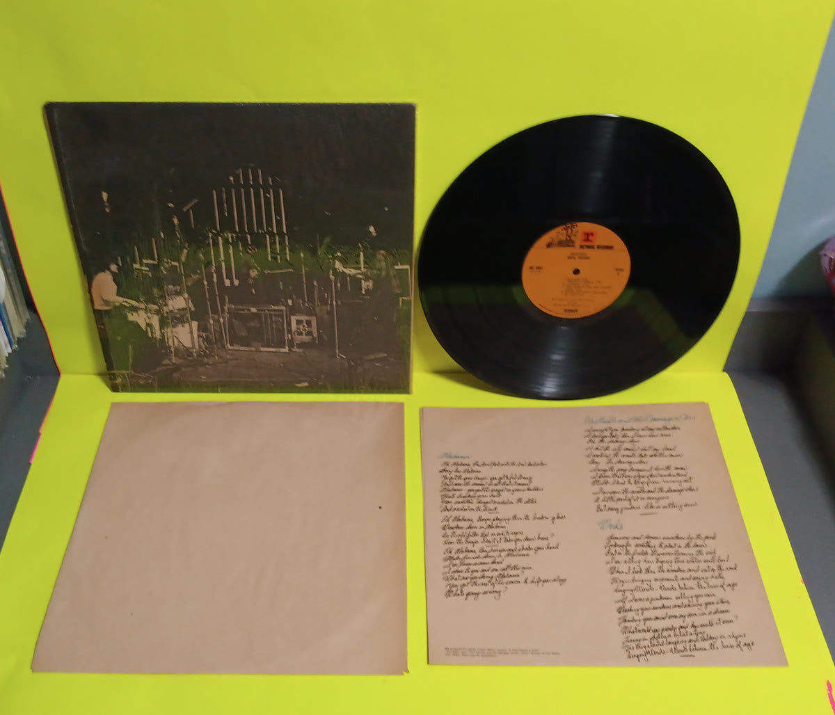 Neil Young - Harvest w. Insert - 1972 - MS 2032 Used - VG++ - Vinyl