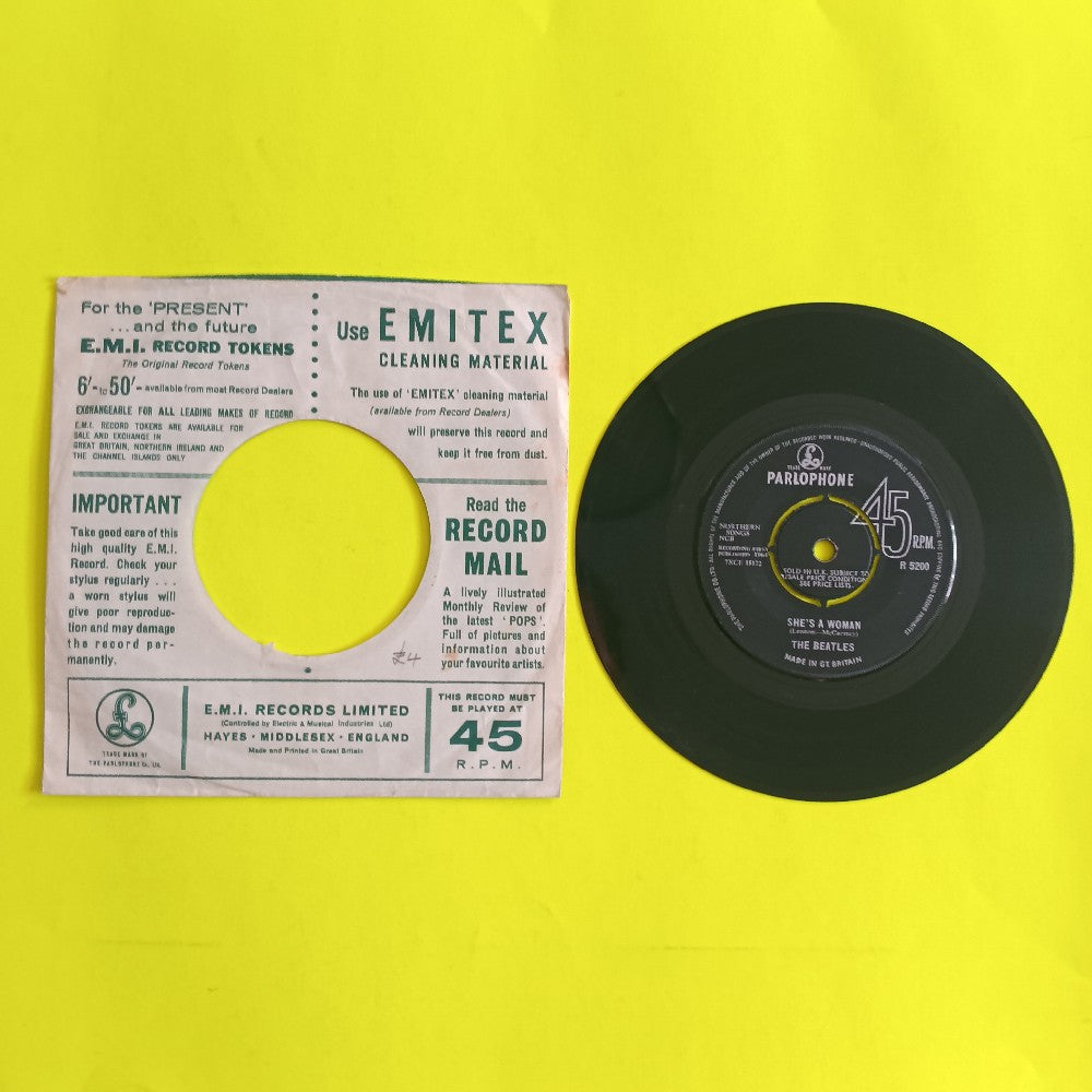 The Beatles  - I Feel Fine / She's a Woman 7" UK Mono  - 1964 - R 5200 - Used - VG++ - Vinyl