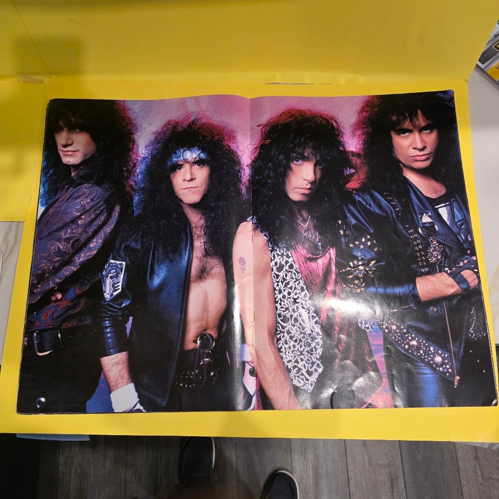 Kiss Hot In The Shade - 1990 - Used - Books