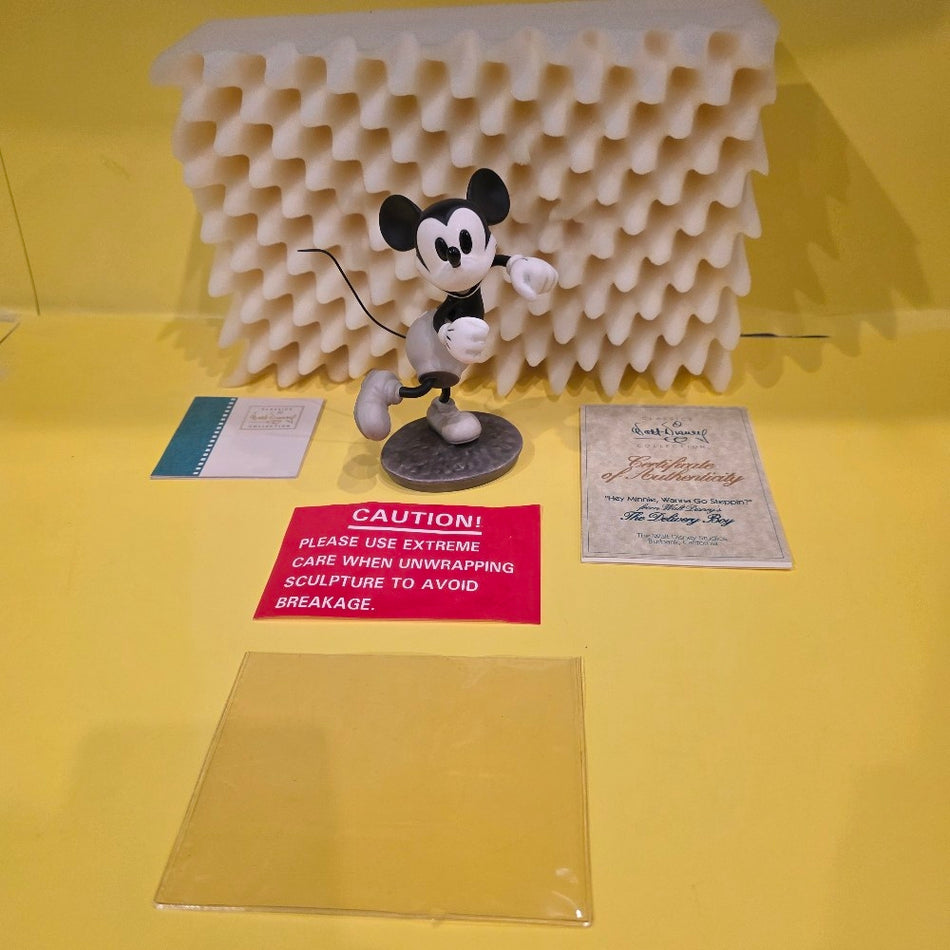 Walt Disney Classics Collection The Delivery Boy "Hey Minnie, Wanna Go Steppin"New - Collectibles