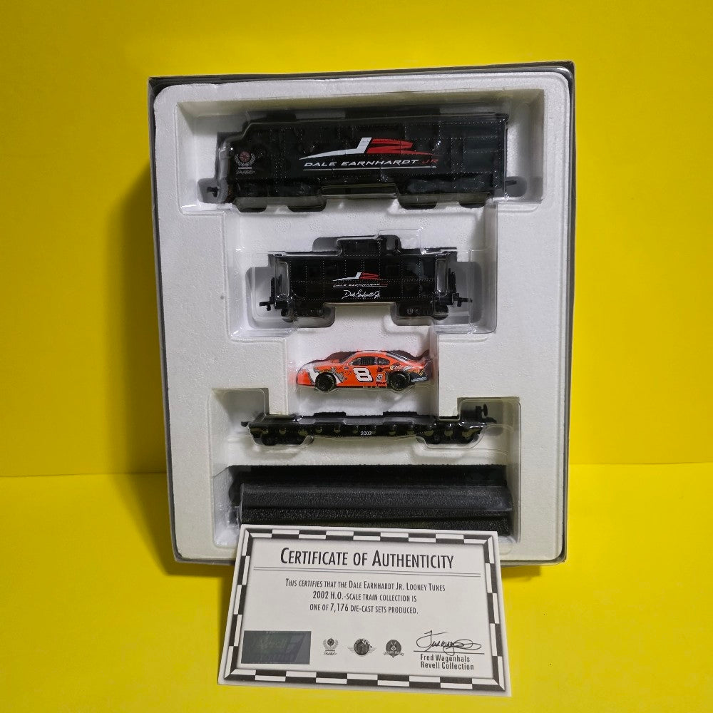 2002 Dale Earnhardt Jr. Three Piece HO Scale Revell Train Set Looney Tunes 1 Of 7176- New - Collectibles