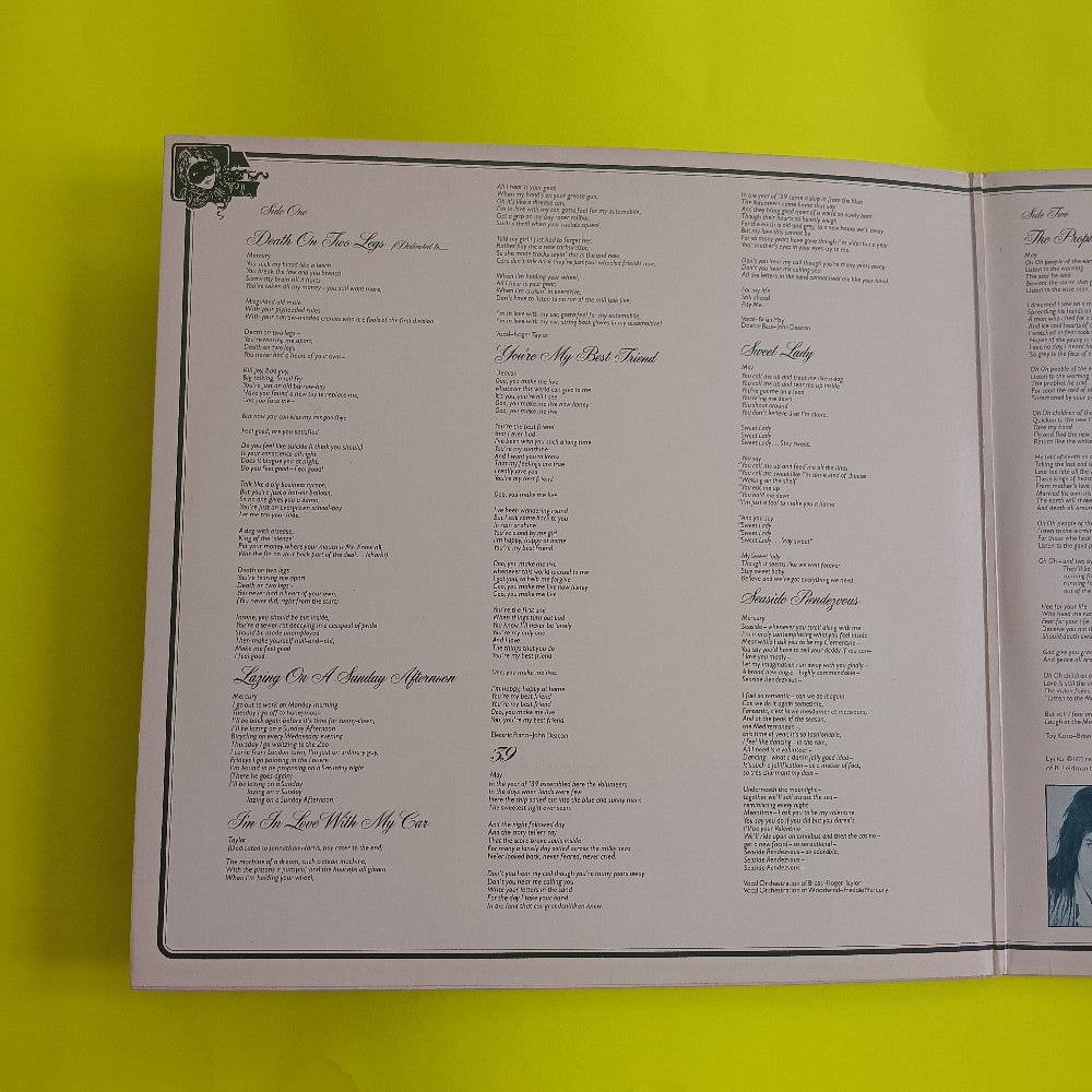 Queen - A Night At The Opera SP Embossed Cover - 1975 - 7E-1053 - Used - VG++ - Vinyl