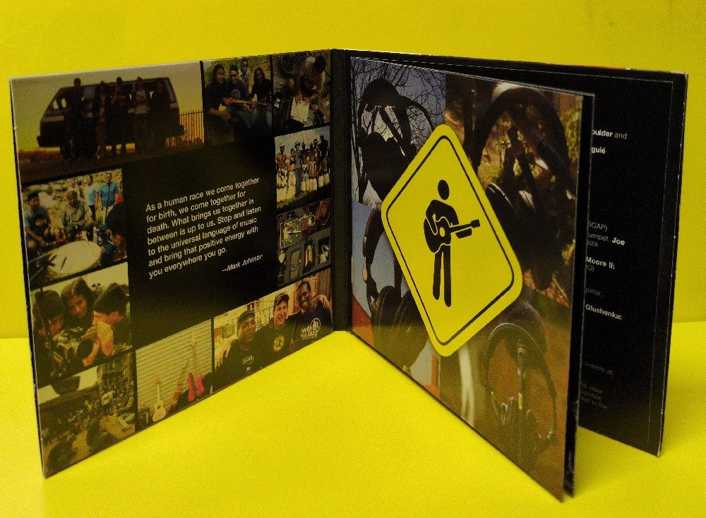 Playing For Change - Songs Around The World - 2009 - HRM-31130-00 - Used - EX - CDs - CD/DVD Set