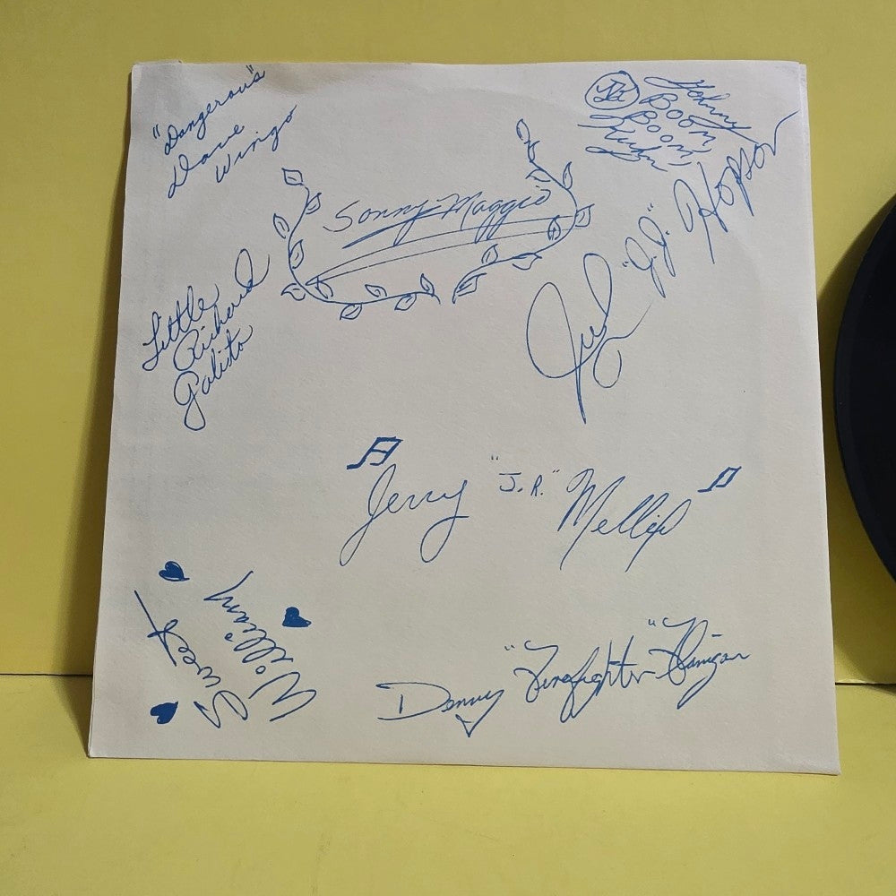 The Memories  - Can I / Love Dovey 7" Autographed  - 1991 - DM-5014 - Used - NM - Vinyl