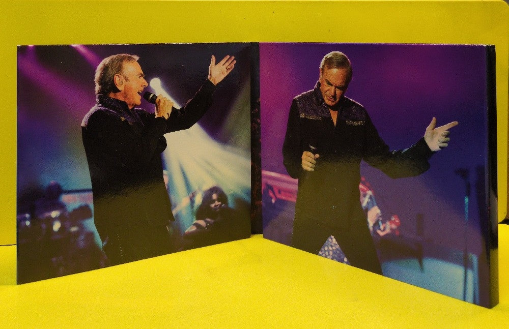 Neil Diamond - Hot August Night III - 2018 - B0028149-00 - Used - EX - CDs - 2xCD/1xDVD Set