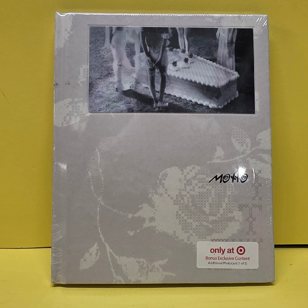 ITZY - ITZY Motto Album Photobook - 2026 - New - Sealed - CDs