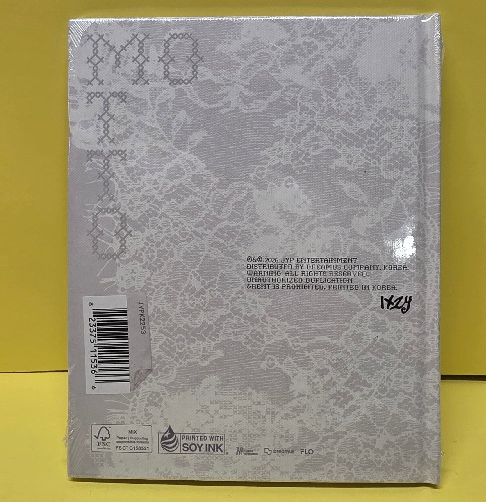 ITZY - ITZY Motto Album Photobook - 2026 - New - Sealed - CDs