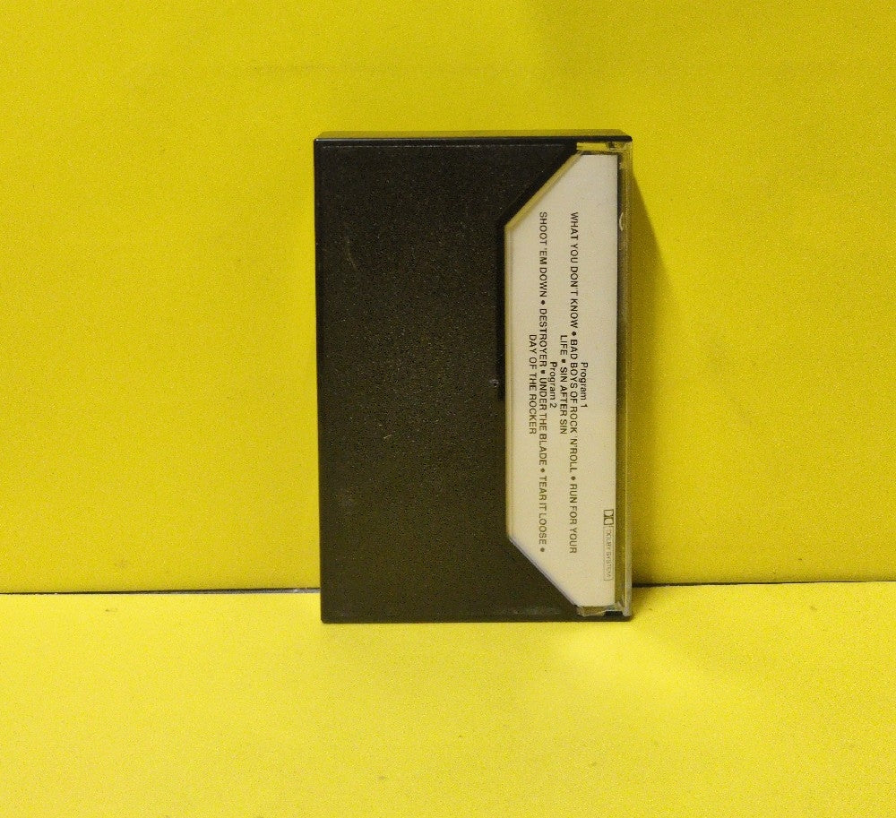 Twisted Sister - Under The Blade - 1982 - RR 49946 - Used - EX - Cassettes - UK/European Import - Textured Beige Tape Shell