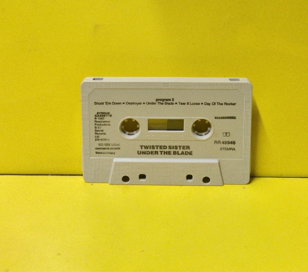 Twisted Sister - Under The Blade - 1982 - RR 49946 - Used - EX - Cassettes - UK/European Import - Textured Beige Tape Shell