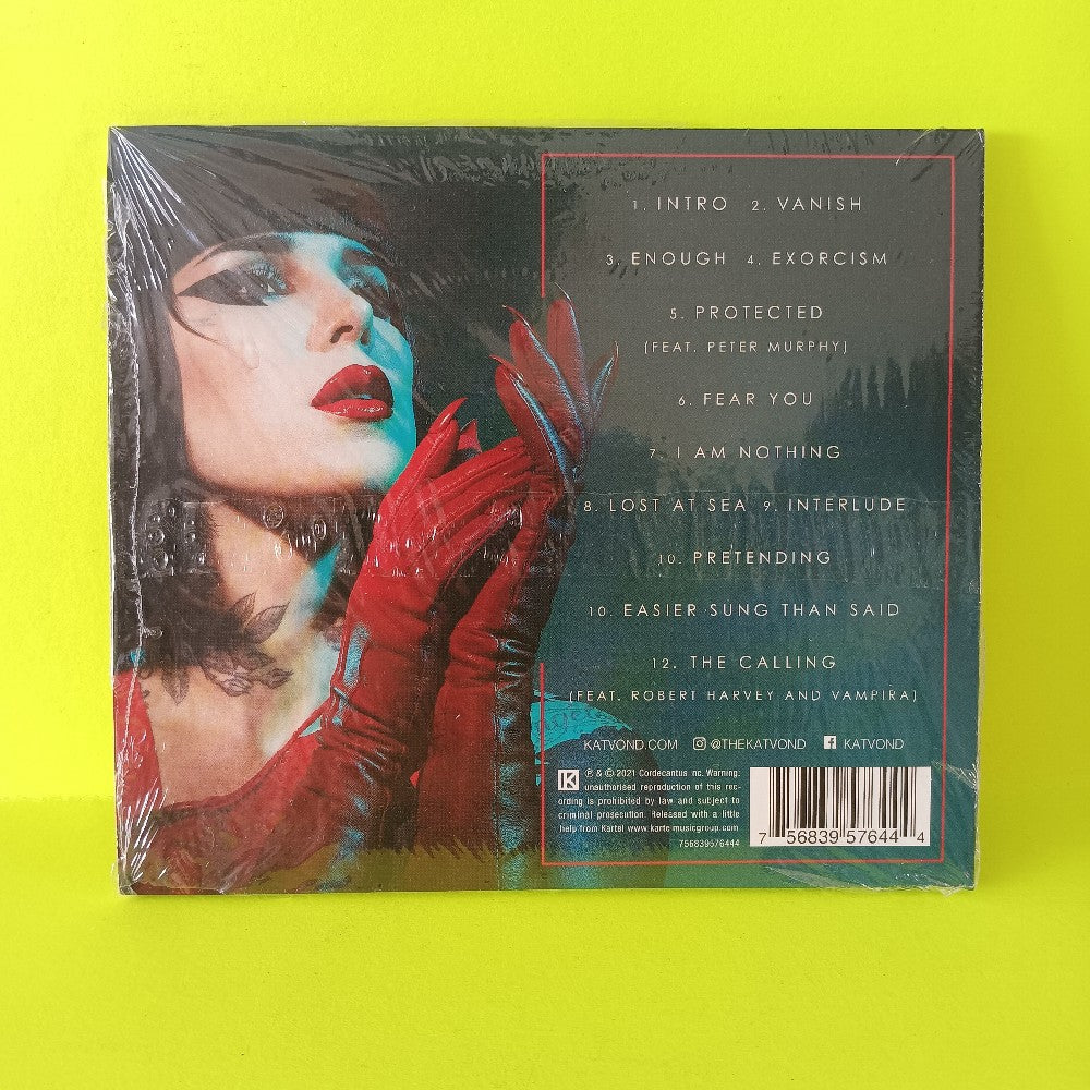 Kat Von D AUTOGRAPHED - Love Made Me Do It - 2021 - 75683957644 - New - NM - CDs