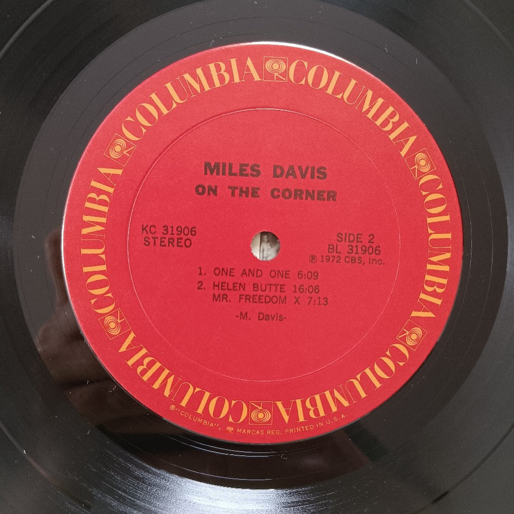 Miles Davis - On The Corner OG 1A/1A Stampers - 1972 - KC 31906 - Used - VG++ - Vinyl